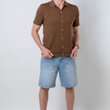 Polo con bottoni marrone